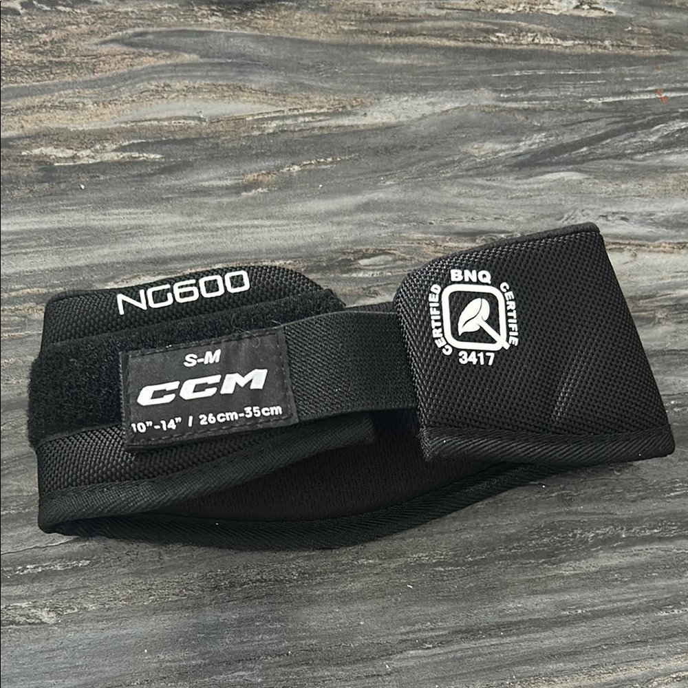 CCM hockey youth neck guard
